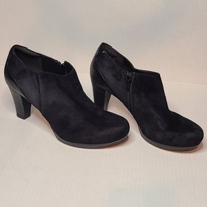 Clarks .artisan Black Suede Leather Ankle Booties 8.5